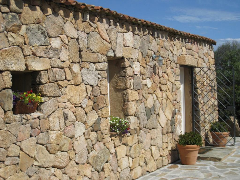 Willa Le Tre Pietre Baja Sardinia Zewnętrze zdjęcie