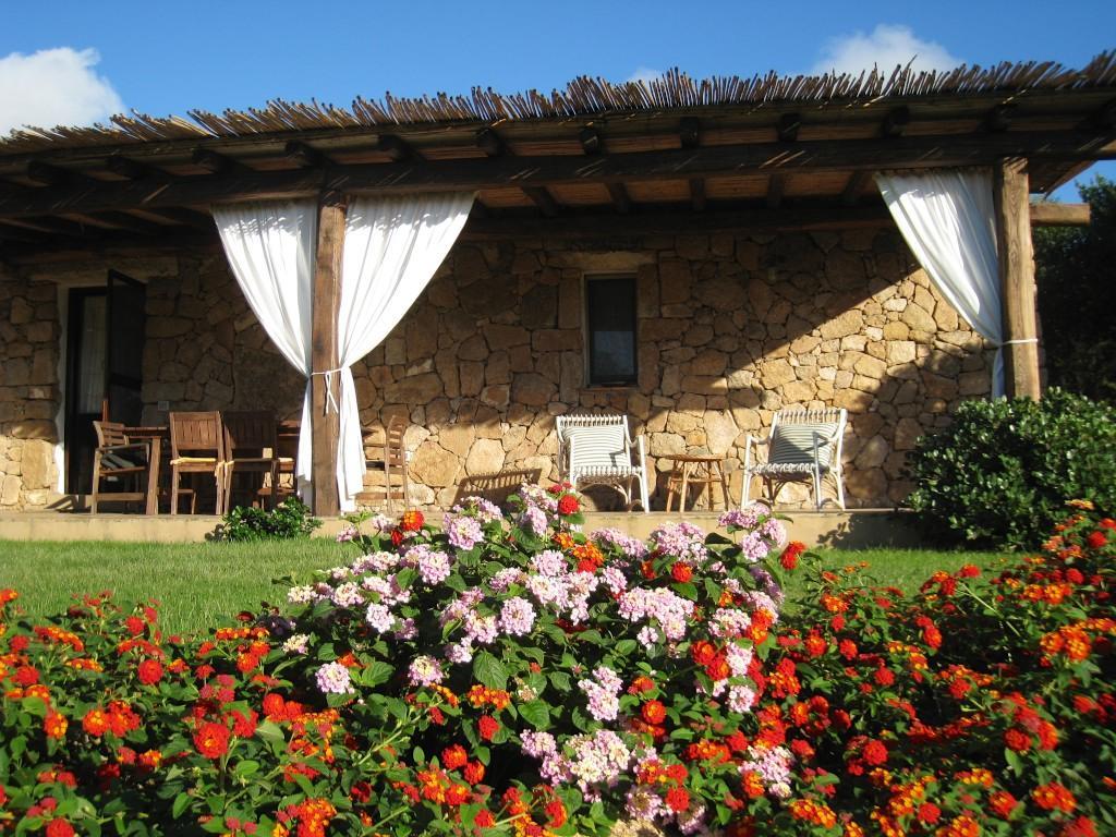 Willa Le Tre Pietre Baja Sardinia Zewnętrze zdjęcie
