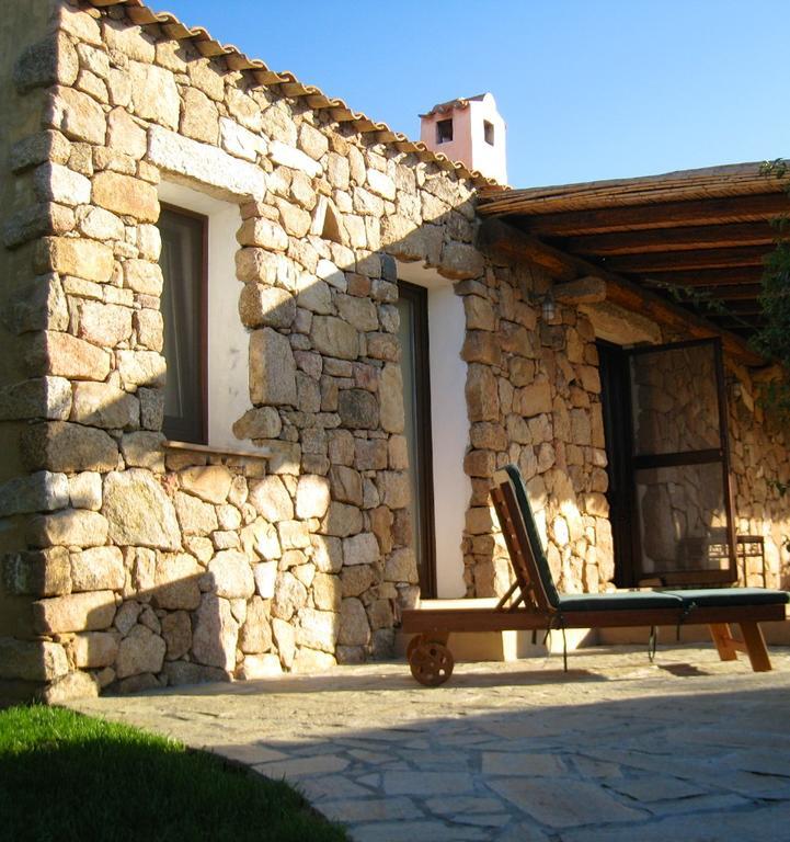 Willa Le Tre Pietre Baja Sardinia Zewnętrze zdjęcie